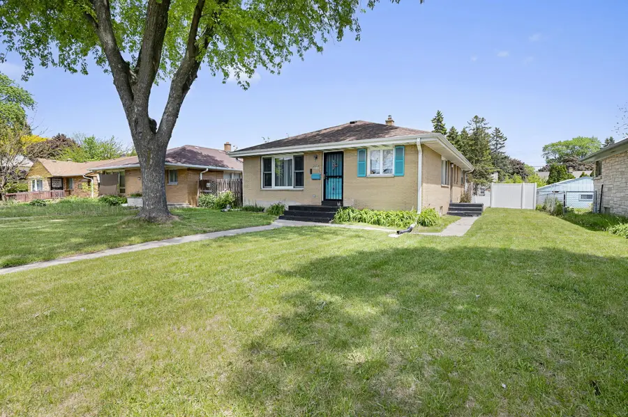 4846 N 76th St, Milwaukee, WI 53218 - #2