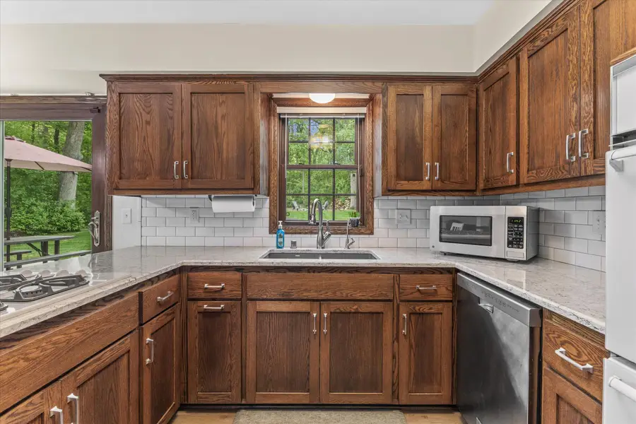 N10W27274 Rolling Ridge Dr, Pewaukee, WI 53188 - #3