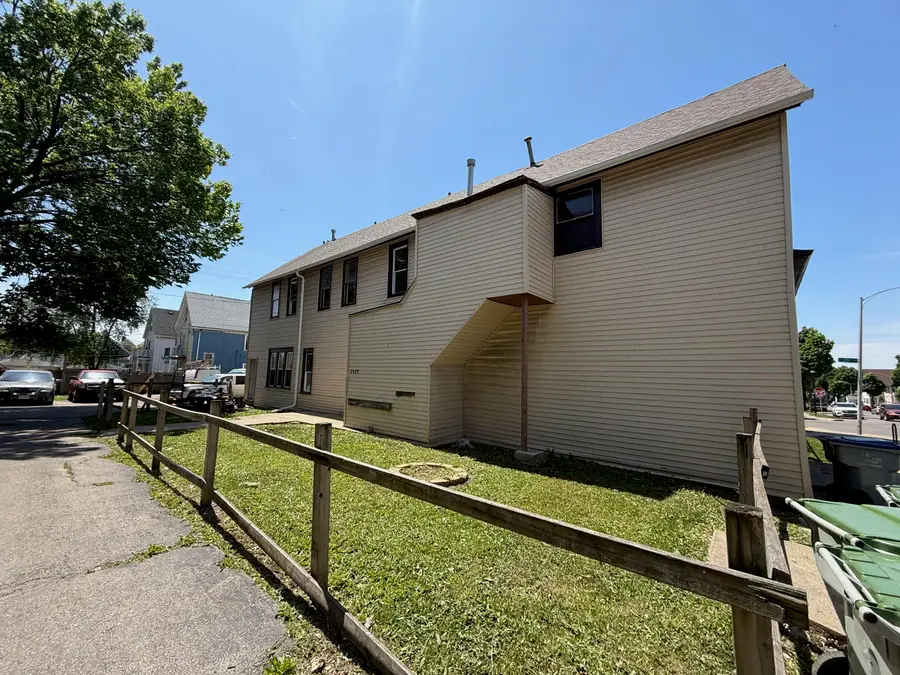 2429 W Mitchell St, Milwaukee, WI 53204 - #2