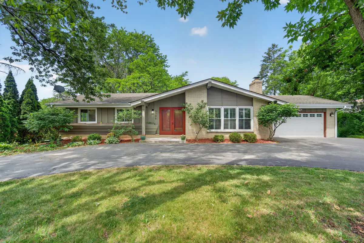 3745 Pilgrim Rd, Brookfield, WI 53005 - #1