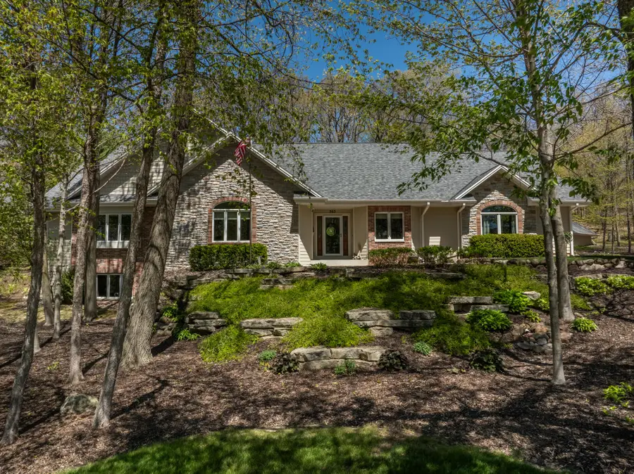 260 Glacial Dr, Slinger, WI 53086 - #2