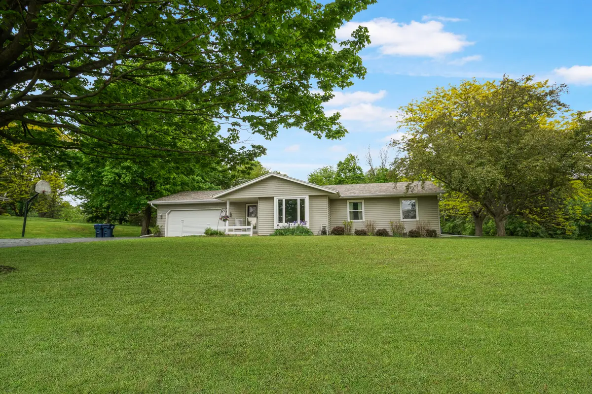 S56W23550 Maplewood Ter, Waukesha, WI 53189 - #1