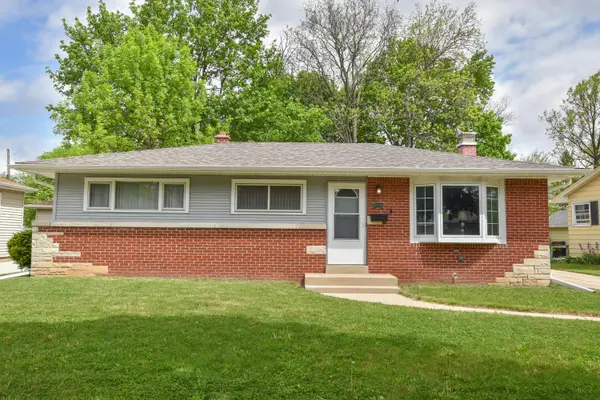 10136 W Manitoba St, West Allis, WI 53227