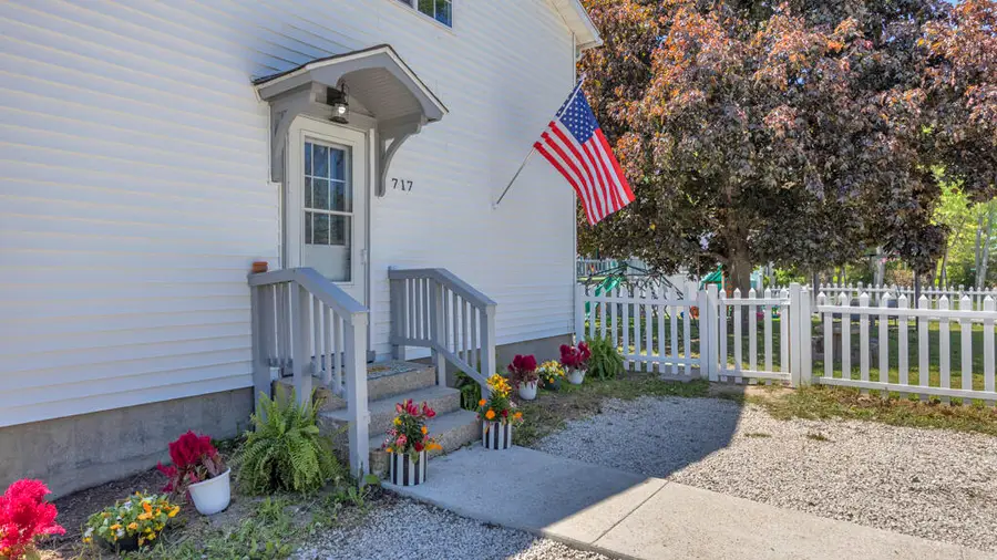 717 W 3rd St, Waldo, WI 53093 - #2