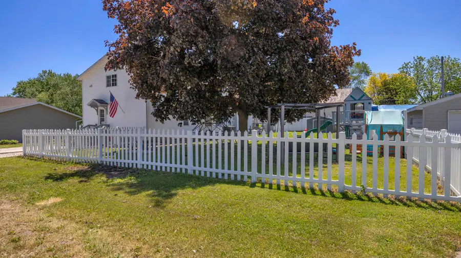 717 W 3rd St, Waldo, WI 53093 - #3