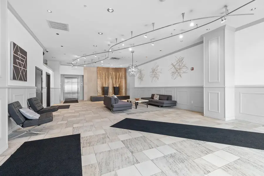 601 E Ogden Ave, Milwaukee, WI 53202 - #3
