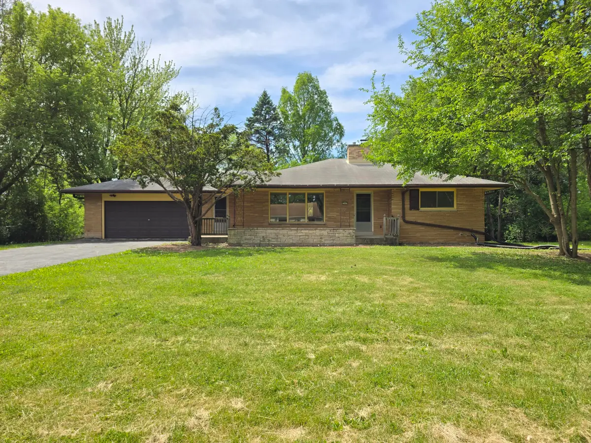 3245 N 129th St, Brookfield, WI 53005 - #1