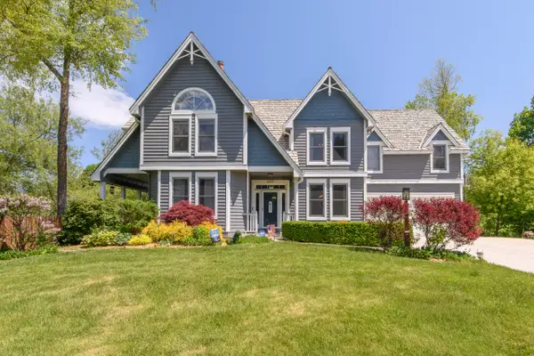 5201 Hunt Club Rd E, Wind Point, WI 53402