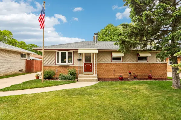 4369 S Nicholson Ave, Saint Francis, WI 53235