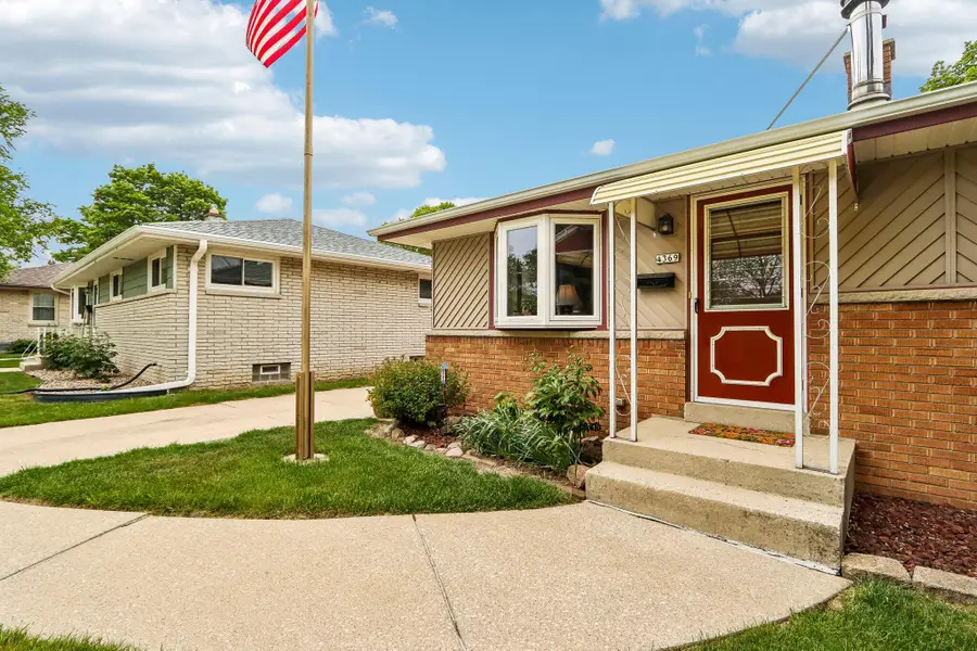 4369 S Nicholson Ave, Saint Francis, WI 53235 - #3