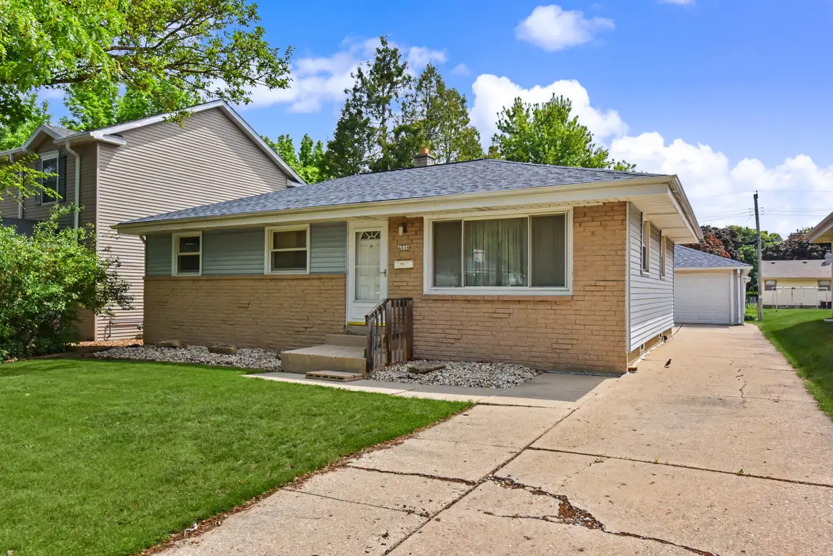 4808 S 24th St, Milwaukee, WI 53221 - #1
