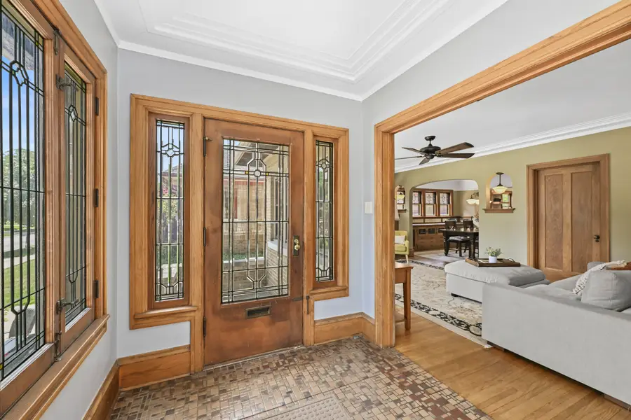 2439 Lefeber Ave, Wauwatosa, WI 53213 - #3