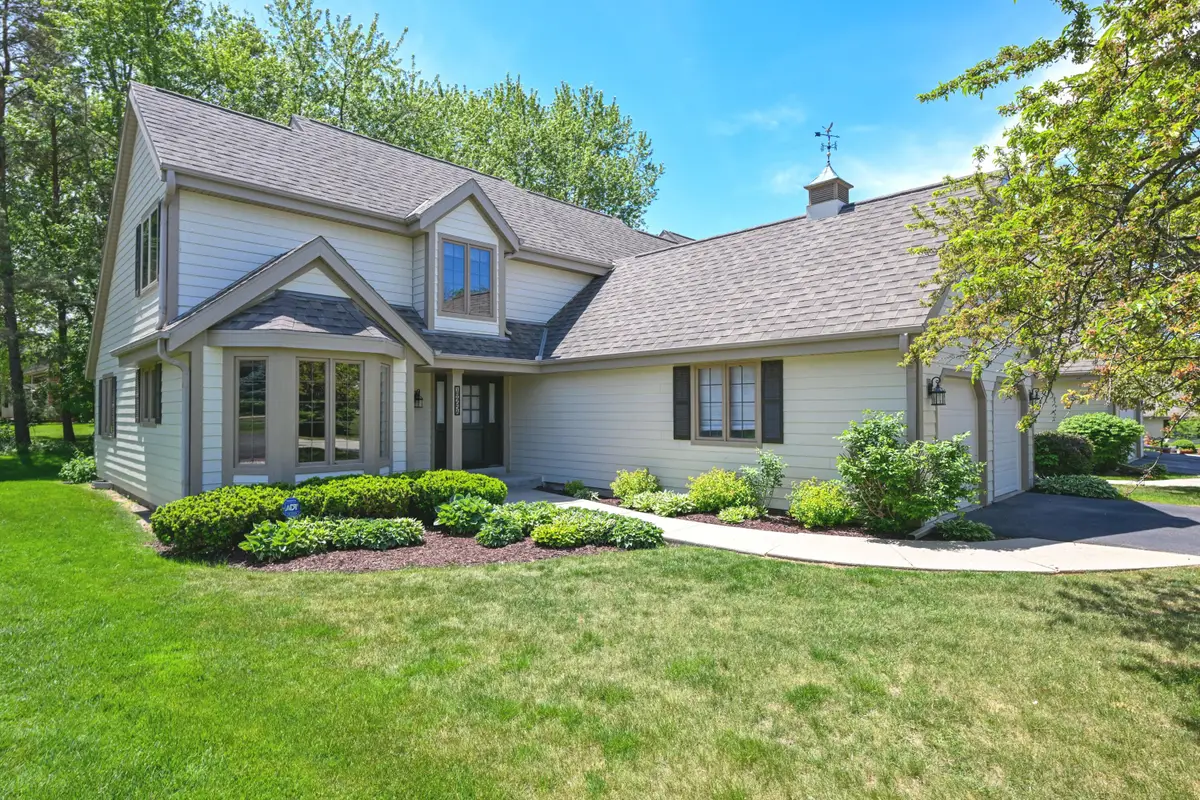 18465 St Andrew Ct, Brookfield, WI 53045 - #1
