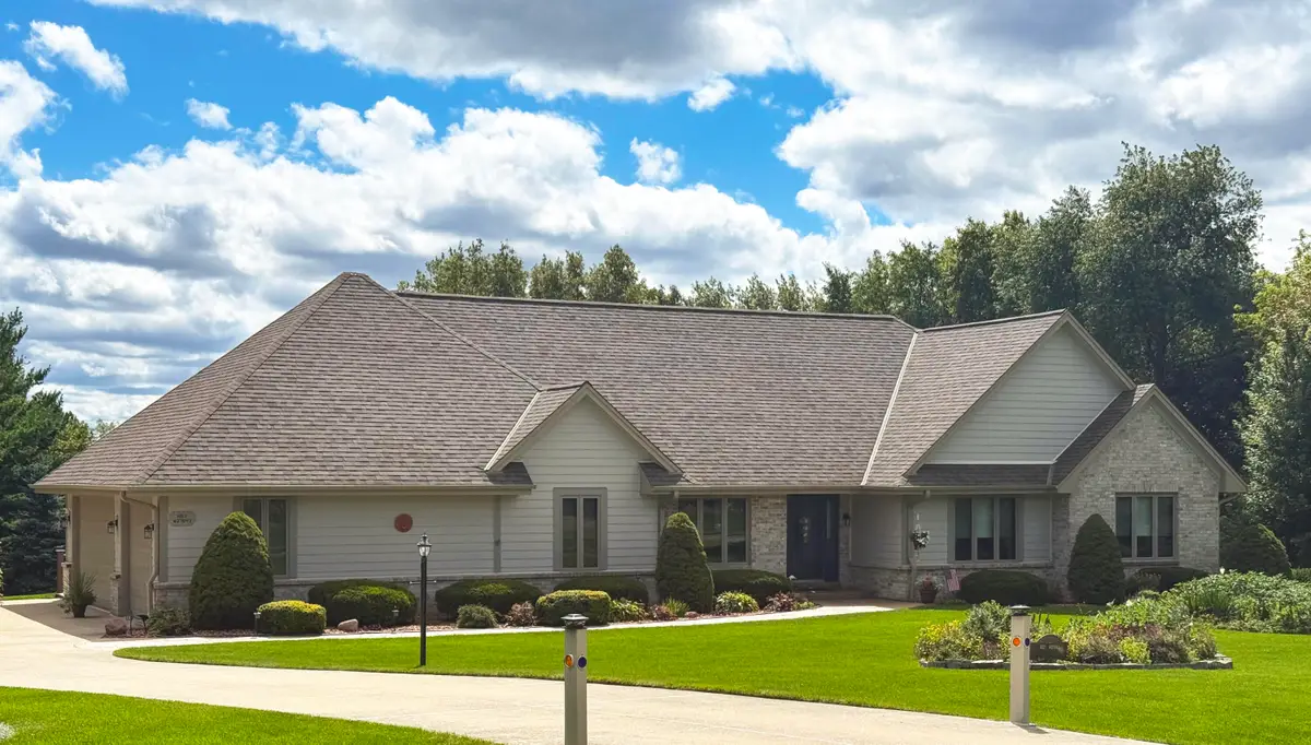 N53W27843 Hanover Hill Rd, Sussex, WI 53089 - #1