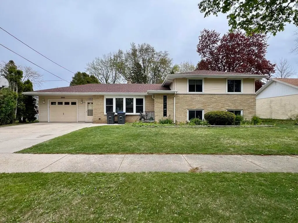 3205 N 10th St, Sheboygan, WI 53083 - #1