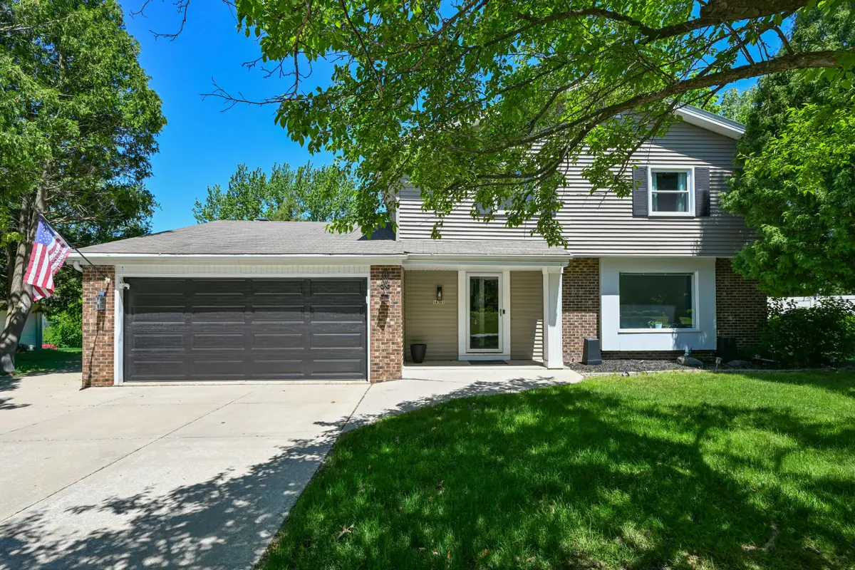 14390 W Wilbur Dr, New Berlin, WI 53151 - #1