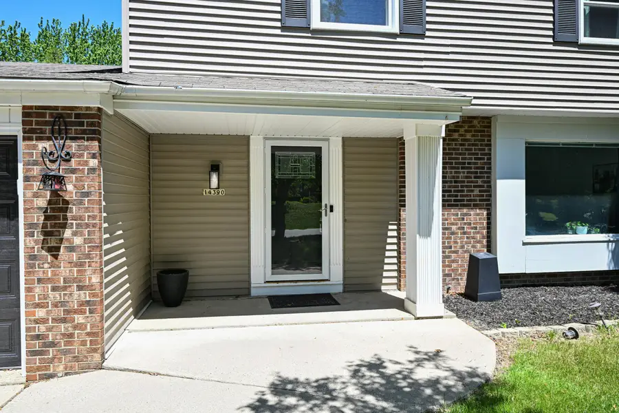 14390 W Wilbur Dr, New Berlin, WI 53151 - #2