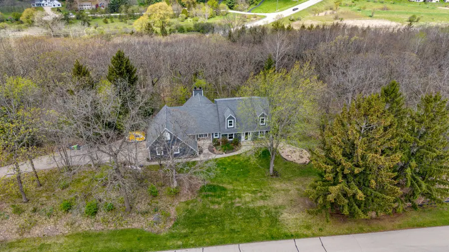 S1W31448 Hickory Hollow Ct, Delafield, WI 53018 - #2