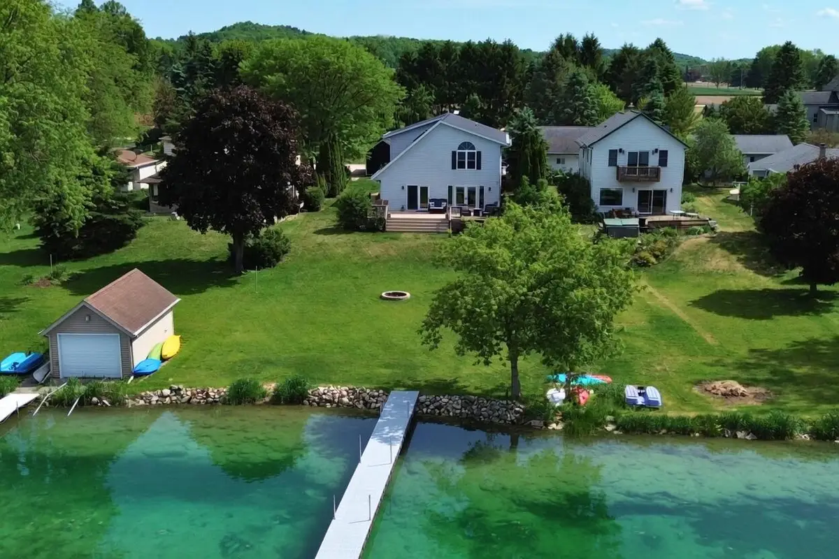 6058 Shady Ln, Hartford, WI 53027 - #1