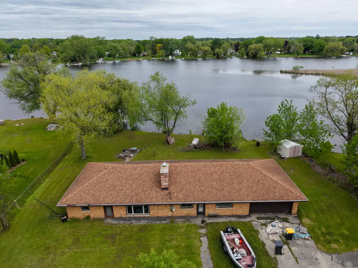 3468 S Shore Dr, Richfield, WI 53033 - #1