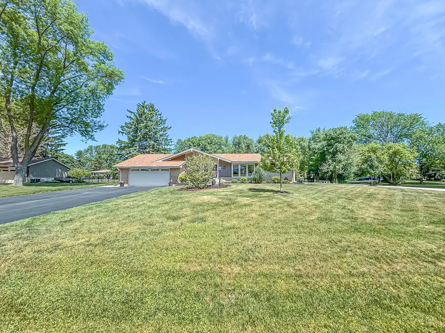 21660 Mayrose Blvd, Brookfield, WI 53045 - #2