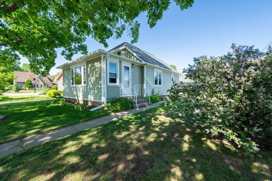 305 1st Ave E, Holmen, WI 54636 - #2