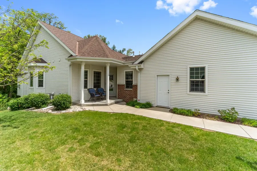 830 Elise Ct, Waukesha, WI 53189 - #2
