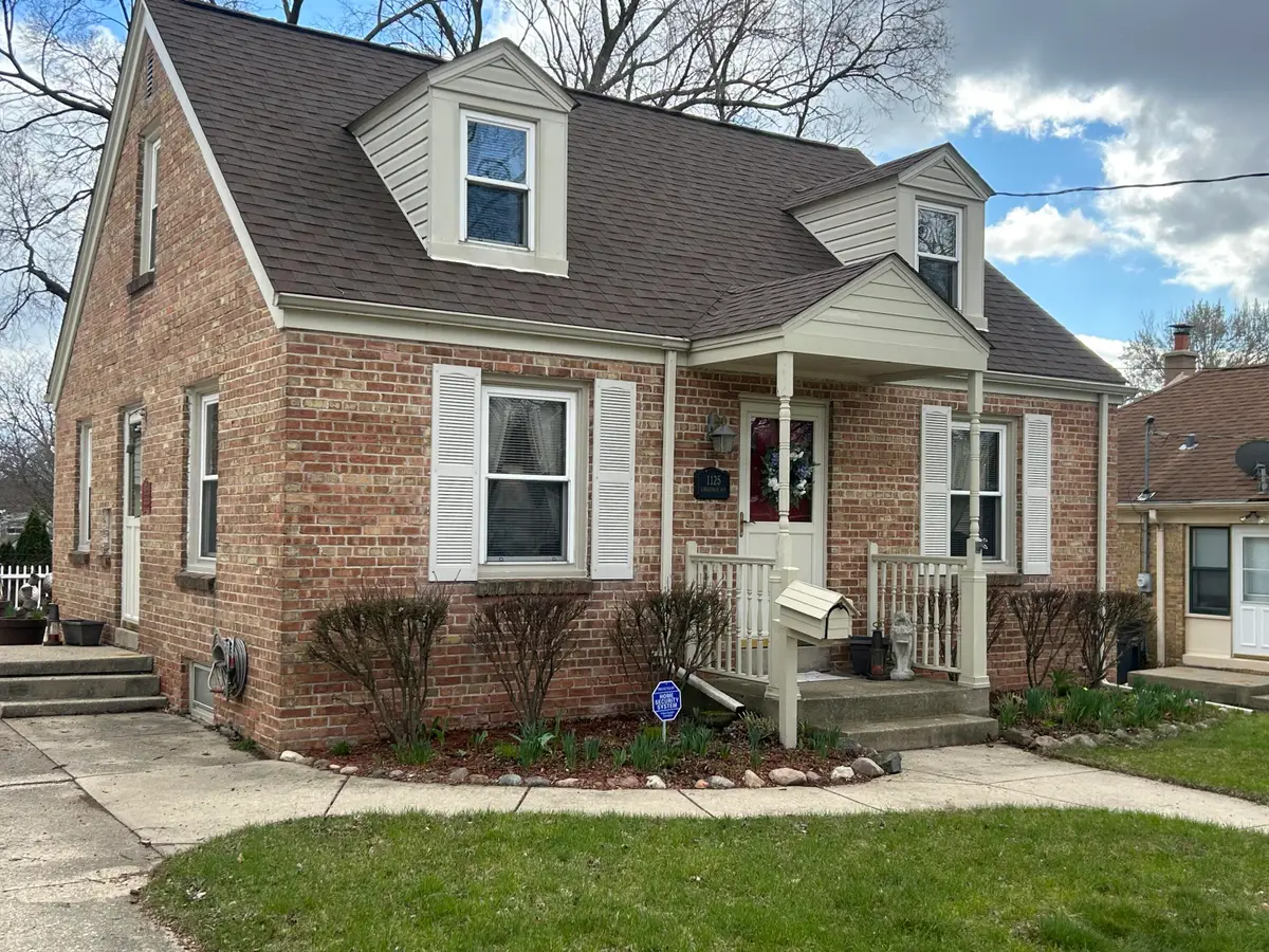 1125 Lindbergh Ave, Waukesha, WI 53188 - #1
