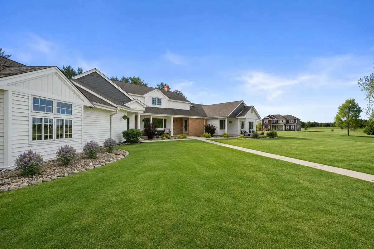 S90W34465 Whitetail Dr, Eagle, WI 53119 - #1