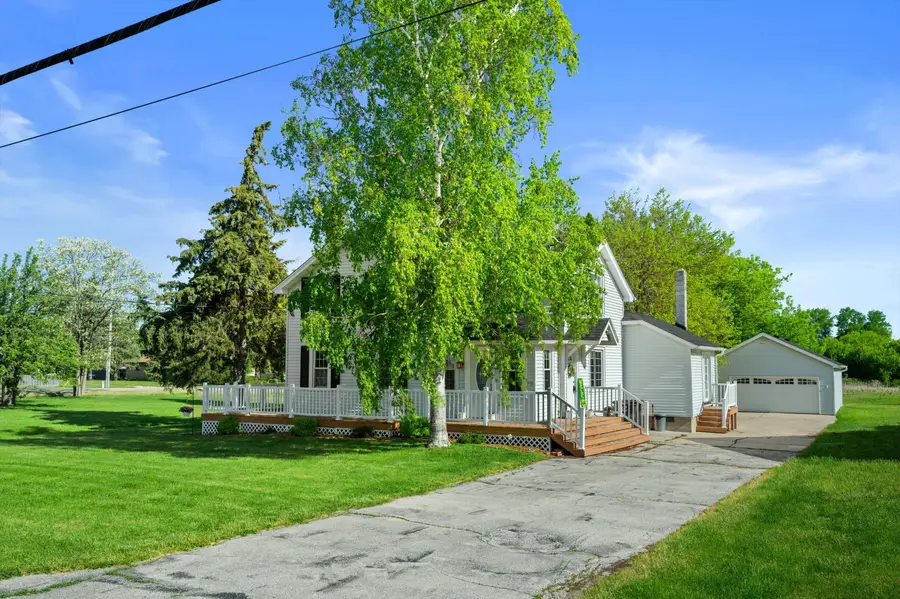808 E Fitzsimmons Rd, Oak Creek, WI 53154 - #2
