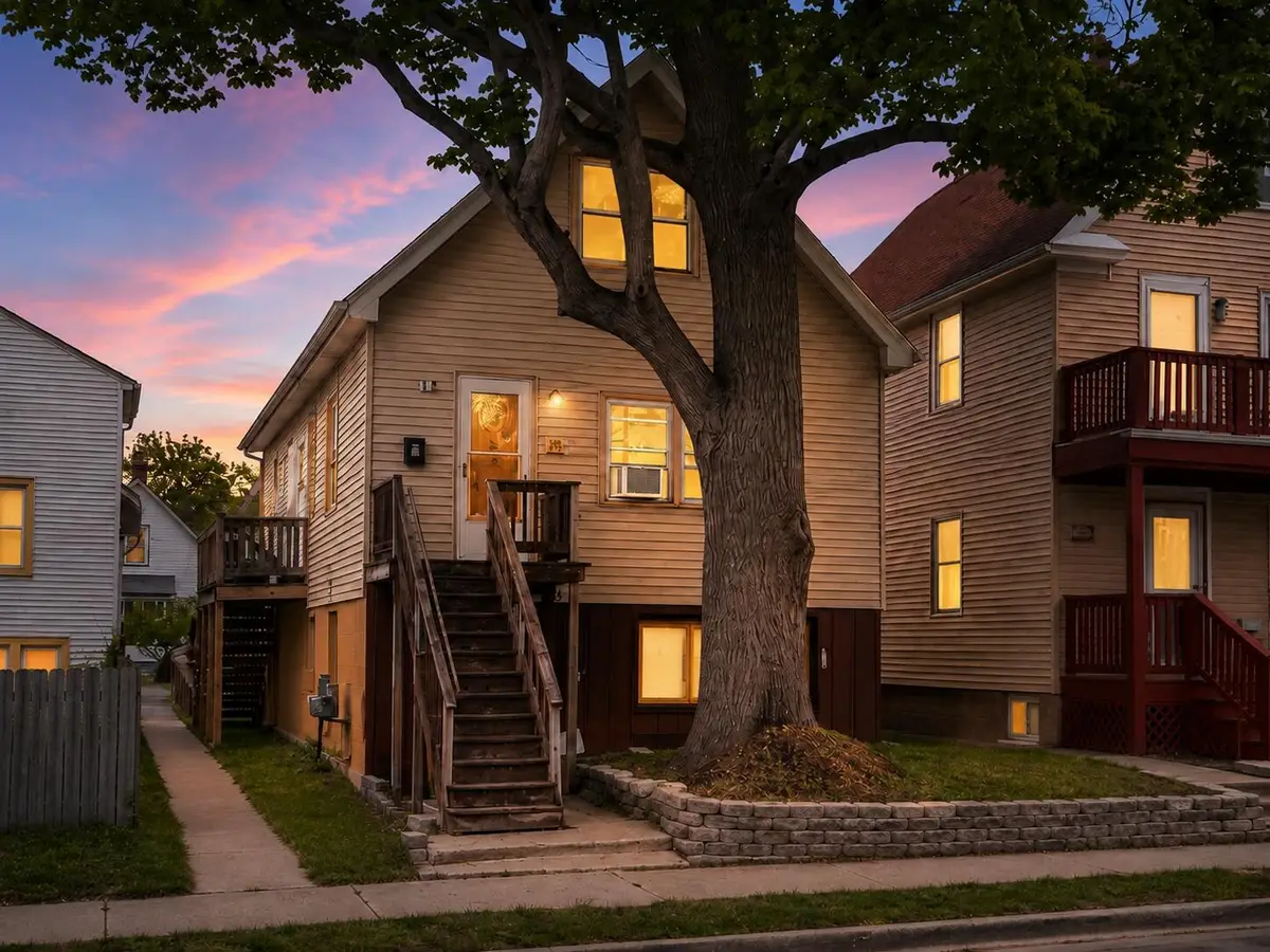 2375 S 16th St, Milwaukee, WI 53215 - #1
