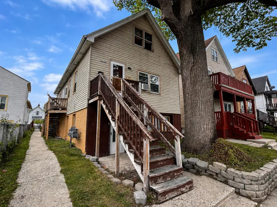 2375 S 16th St, Milwaukee, WI 53215 - #3