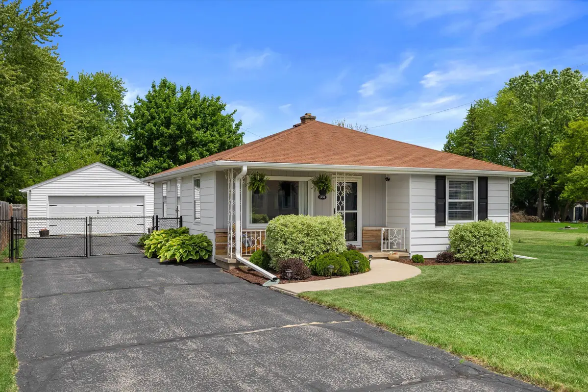 1438 Johnson Ave, Caledonia, WI 53402 - #1