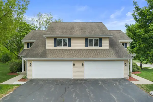 1057 Fleetfoot Dr, Waukesha, WI 53186