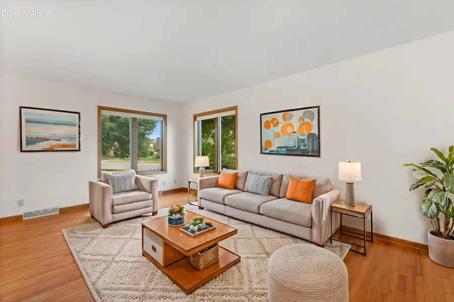 1057 Fleetfoot Dr, Waukesha, WI 53186 - #3