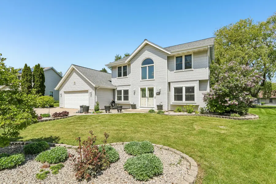 700 E Hobby Ln, Oak Creek, WI 53154 - #2