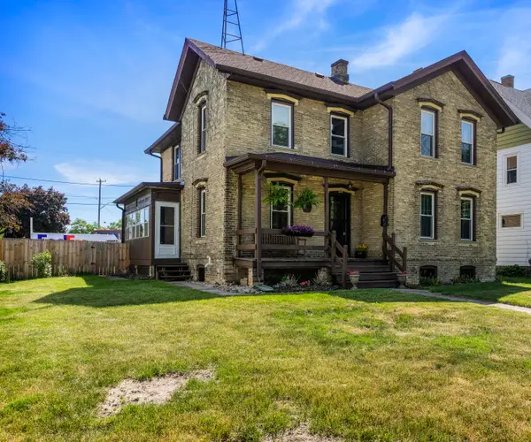 209 College Ave, Watertown, WI 53094