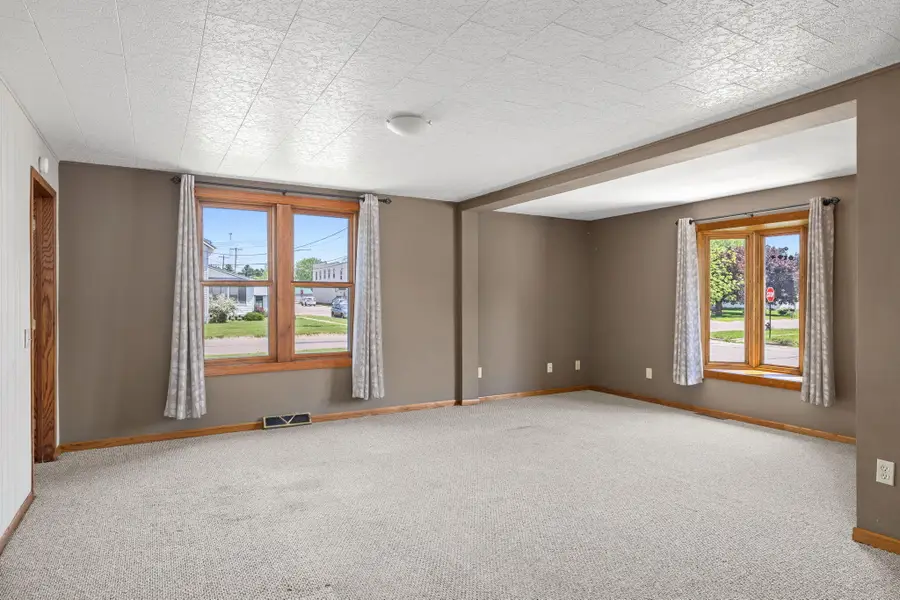 201 W Hogg St, Melrose, WI 54642 - #3