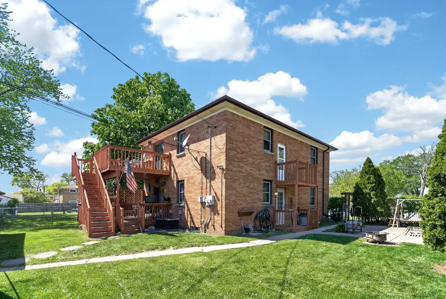 10111 W Cleveland Ave, West Allis, WI 53227 - #3