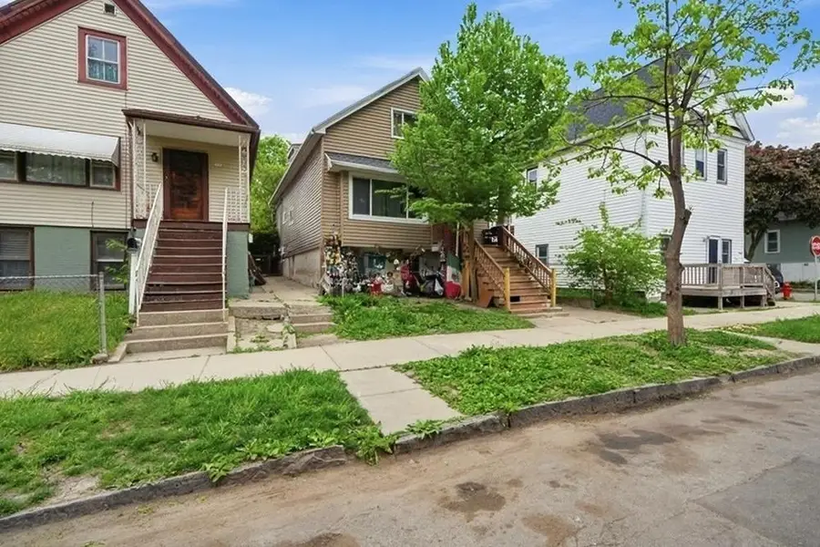 1978 S 12th St S, Milwaukee, WI 53204 - #2