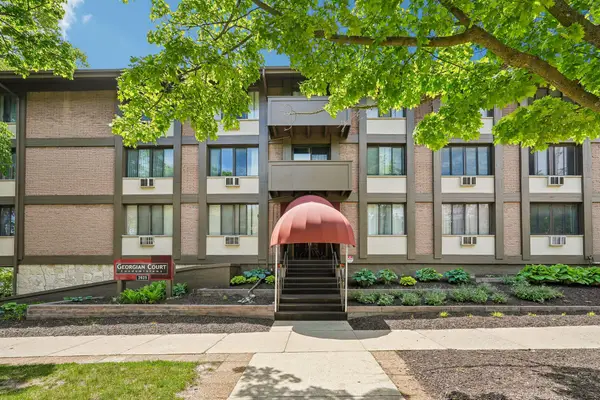 2025 E Greenwich Ave, Milwaukee, WI 53211