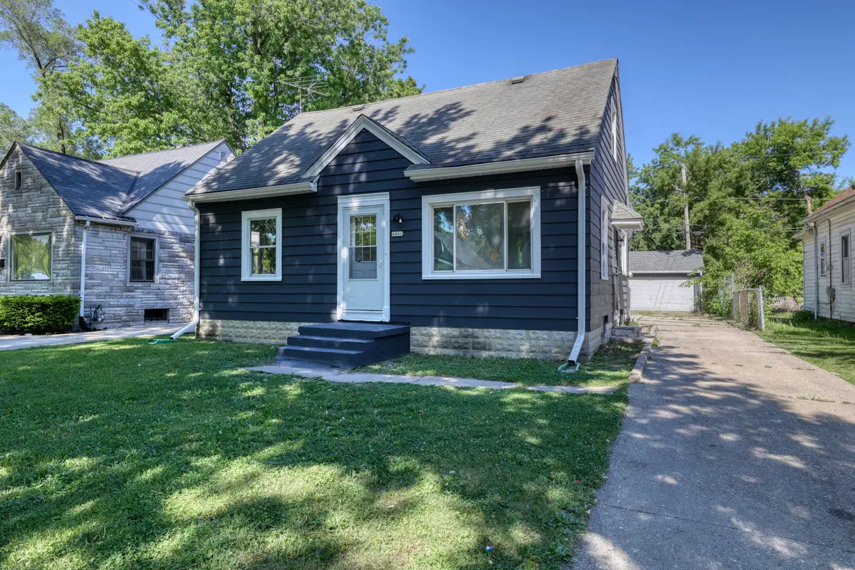 4880 N 49th St, Milwaukee, WI 53218 - #1