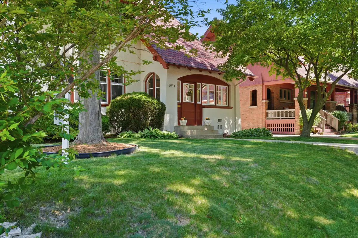 6934 Cedar St, Wauwatosa, WI 53213 - #1