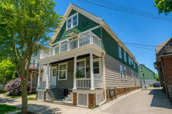 1729 N Warren Ave, Milwaukee, WI 53202