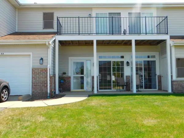 6709 102nd St, Pleasant Prairie, WI 53158