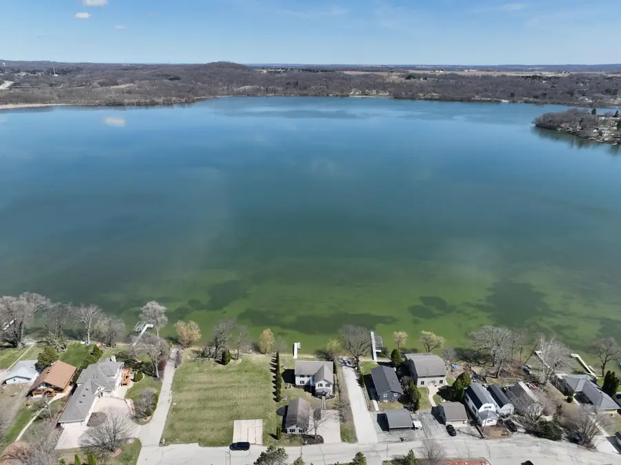 3344 Lake Dr, Hartford, WI 53027 - #3