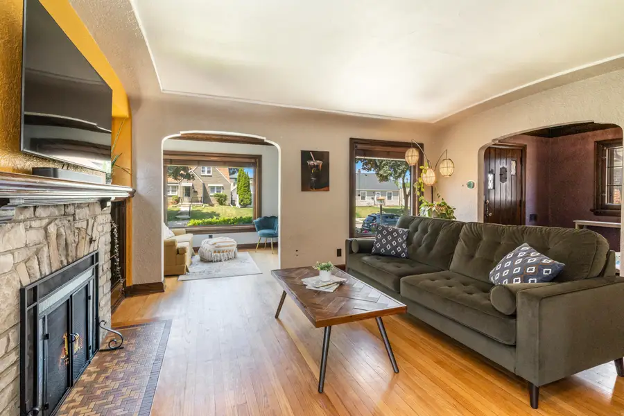 2328 S 59th St, West Allis, WI 53219 - #3