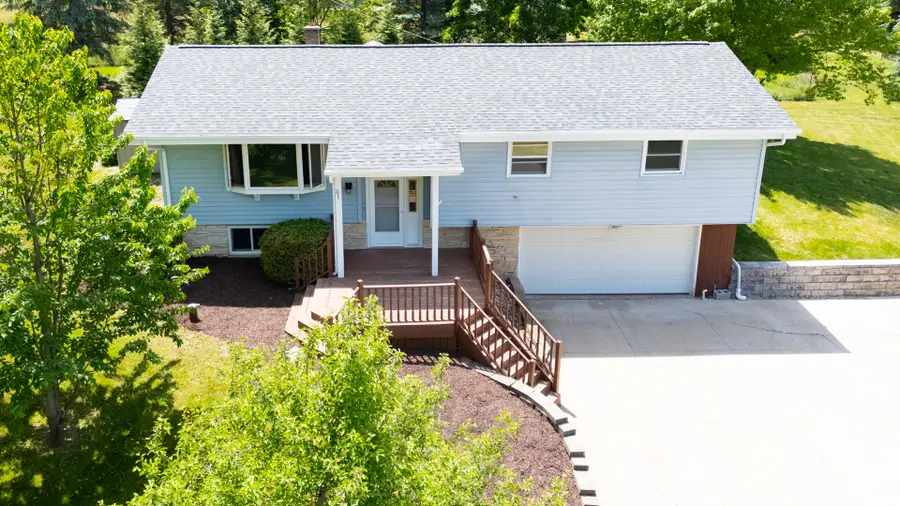4003 Margolis Dr, West Bend, WI 53095 - #2