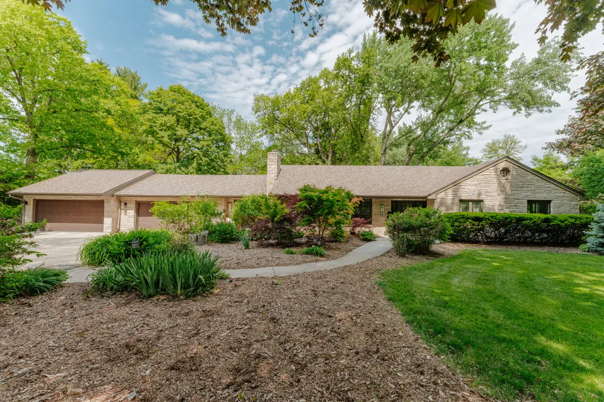 2045 Hawthorne Dr, Elm Grove, WI 53122 - #1