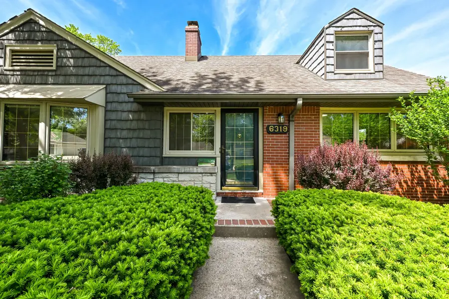 6319 N Bay Ridge Ave, Whitefish Bay, WI 53217 - #2